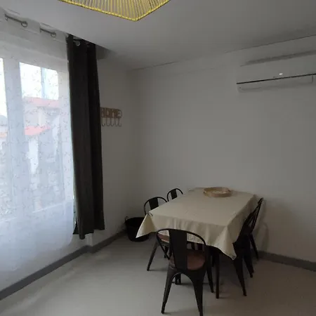 Apartment Le Provencal Puy-Guillaume