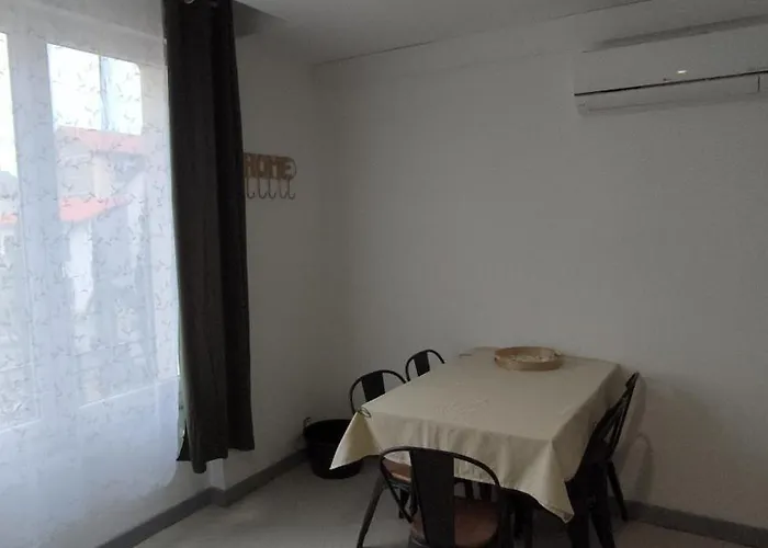 Apartment Le Provencal Puy-Guillaume